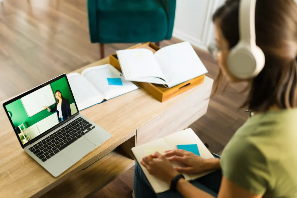 Top 5 escuelas online de formación técnica en España 2026 1